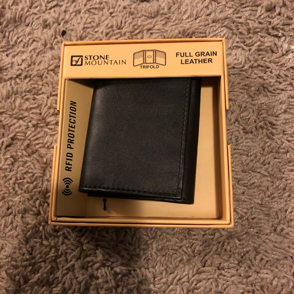 Stone Mountain wallet